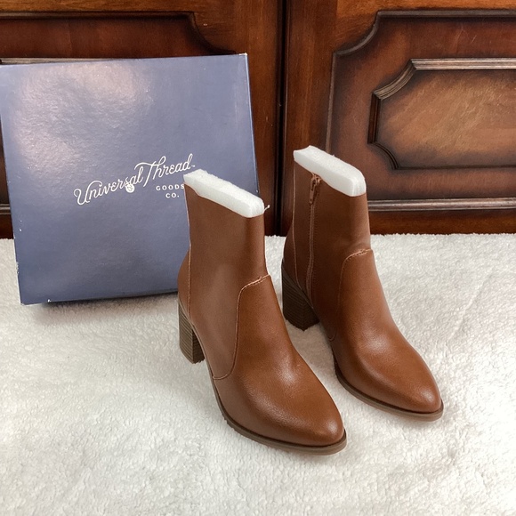 Universal Threads Cleo Ankle Boots NEW - Picture 1 of 11